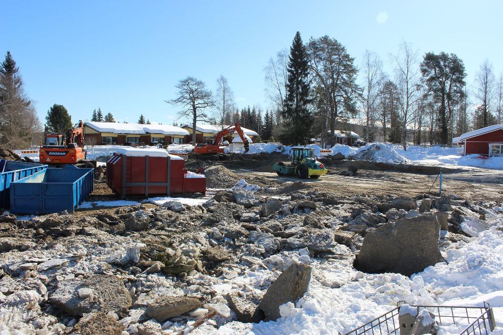 Sonkajärven S-marketin maarakennusvaihe.